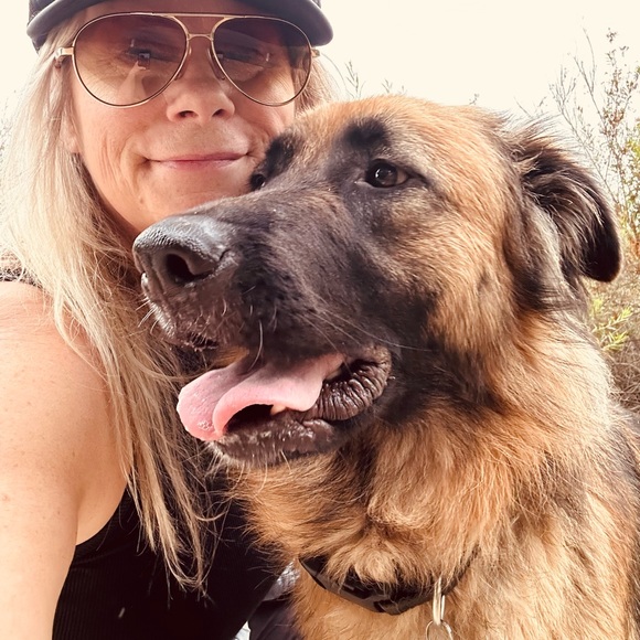 Meet your Posher, Melissa - Picture 4 of 4